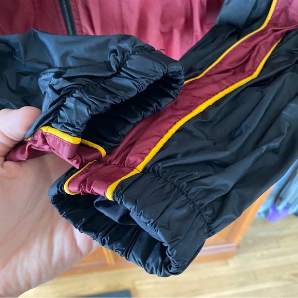 GIII windbreaker - Minnesota Gophers - Picture 2 of 8